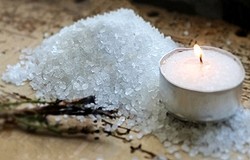 Как сделать амулет-оберег из четверговой соли: пошагово