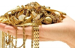 Кому и почему нельзя носить золото: когда золото не украшает
