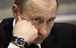 Почему Путин носит часы на правой руке: мнение психологов