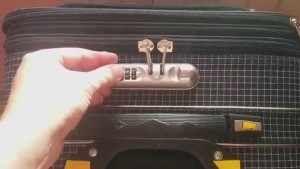 Установка кода на чемодан