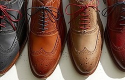 Как красиво завязать шнурки на туфлях мужских и женских?
