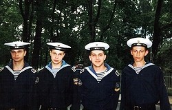 Почему моряки носят бескозырку, история и особенности головного убора