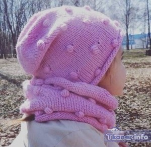 Ярко-розовая шапка бини для девочки