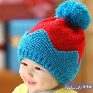 Детская шапка красно-голубая