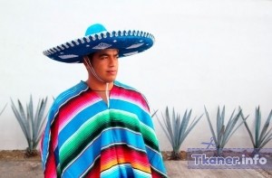 Национальный мексиканский костюм с сомбреро