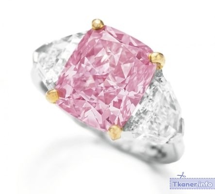 Vivid Pink Graff Diamond Ring