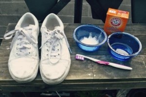 Средства для чистки белых кроссовок
