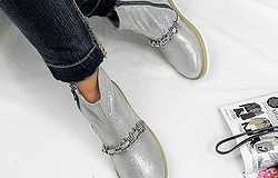 С чем носить серебристые ботинки: одежда и аксессуары к ботинкам серебряного цвета