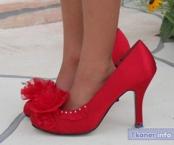 Туфли красные на размер больше