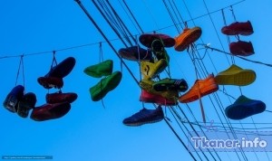 Кроссовки на проводах что это значит. Смотреть фото Кроссовки на проводах что это значит. Смотреть картинку Кроссовки на проводах что это значит. Картинка про Кроссовки на проводах что это значит. Фото Кроссовки на проводах что это значит