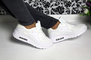 Белые женские кроссовки