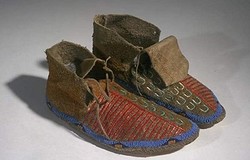 Что за обувь — индейские мокасины?