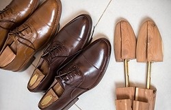 Как растянуть кожаные туфли в домашних условиях? Как разносить кожу и не повредить? Способы обработки кожаных туфель.