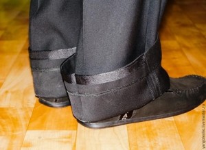 Как подшить длиннеы брюки