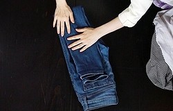 Как сложить брюки, чтобы они не помялись: способы складывания для хранения или в чемодан