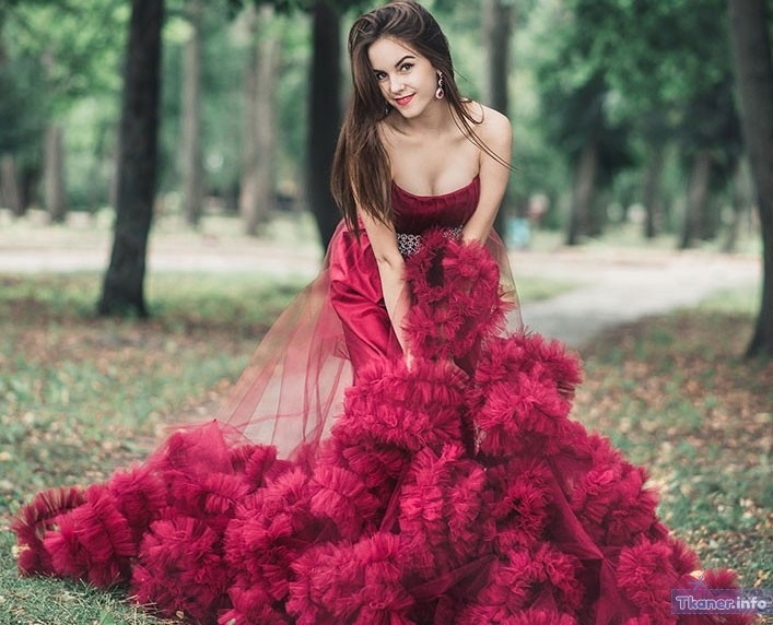 В роскошном платье