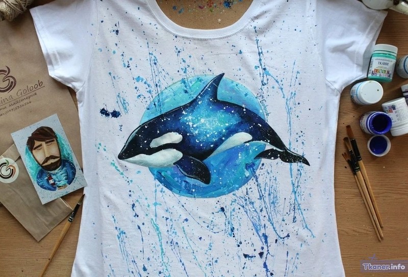 Дельфин на футболке