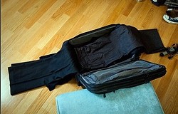Как сложить костюм в чемодан? Складываем брюки и пиджак несколькими способами. Что предпринять, чтобы костюм не помялся?