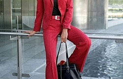 Красный костюм куда носить: правила ношения и советы по подбору образа