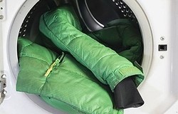 Как правильно постирать куртку в машинке, подготовка и особенности в стирке автомат