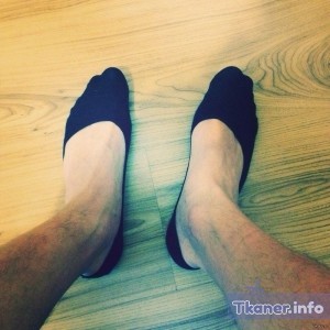Короткие носки на ногах
