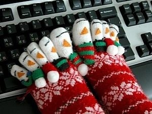 Пальчиковые носки на клавиатуре