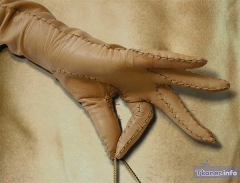 Перчатки из кожи человека