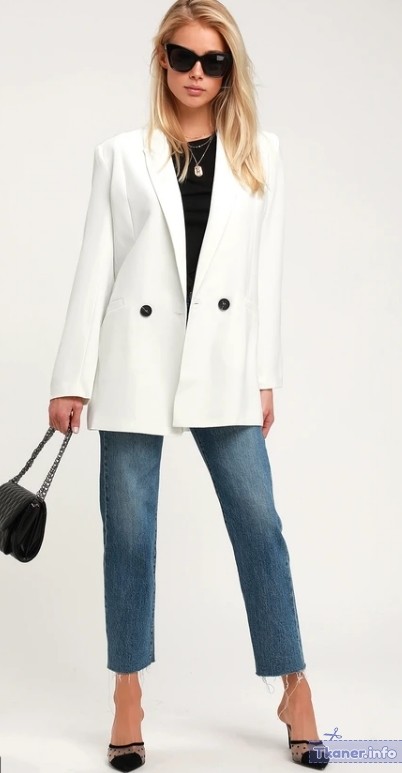 Белый удлиненный пиджак.