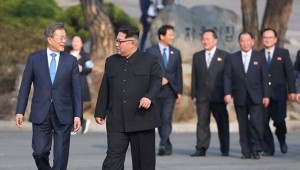Лидер Северной Кореи Ким Чен Ын и президент Южной Мун Чжэ Ин