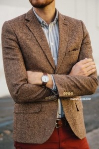Стильный образ с мужским коричневым пиджаком