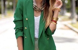 С чем носить зеленый пиджак: подбираем правильные сочетания под зеленый женский пиджак
