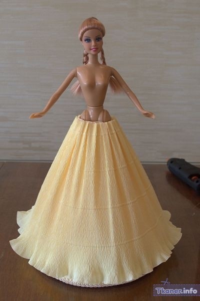 Юбка желтая из гофрированной бумаги для куклы