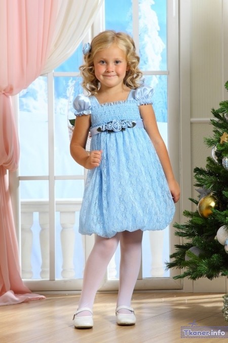 Голубое новогоднее платье для девочки