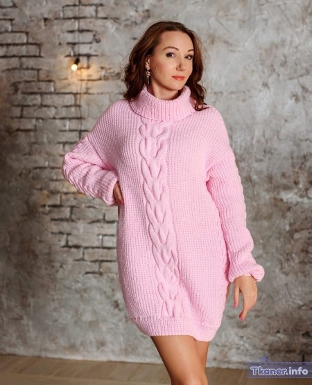 Розовое платье свитер модель 1
