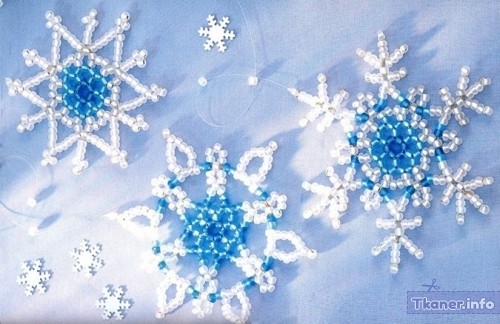 Снежинки на детское платье из бисера 2