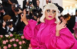Зачем Леди Гага надела сразу три платья: королева эпатажа на балу