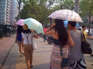 Зонты в солнечную погоду