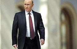 Кто подбирает Путину гардероб, какие "страхи" ожидают стилистов и модельеров