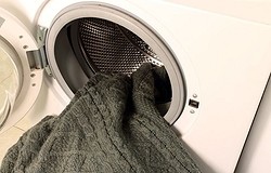 Как стирать акриловый свитер - руками или в стиральной машине? Пошаговый алгоритм стирки. Удаление пятен. Тонкости сушки.