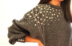 Как украсить свитер своими руками: 5 способов как украсить свитер, как украсить вязаный свитер