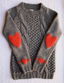 Вышивка на вязано свитере