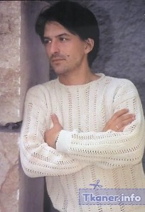 Мужской свитер с верикальными полосками
