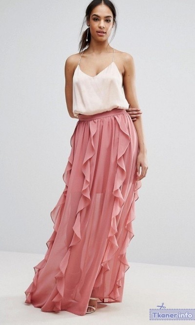 Розовая длинная юбка персиковая
