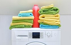 Три главные причины, почему полотенца воняют после стирки. Как справиться с неприятным запахом? Правильная сушка и хранение.