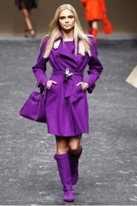 Фиолетовые сапоги и пальто
