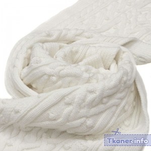 Белый шерстяной шарф