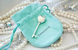 Что такое цвет Tiffany, и когда появился: ювелирная компания "Tiffany".