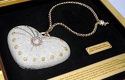 3 самых дорогих сумки в мире: а вы хотите сумочку с бриллиантами?