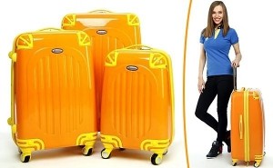 Три желтых чемодана