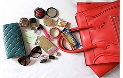 Что должно быть в женской сумке: обязательные предметы и удобные дополнения